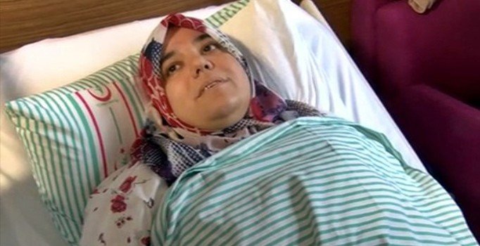 Elazığ depreminin sembol ismi Azize Çelik'ten kurtarma ekibine teşekkür