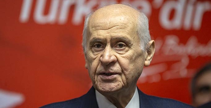 Bahçeli'den deprem mesajı: Allah’tan ülkemizi her türlü musibetten esirgemesini niyaz ediyorum