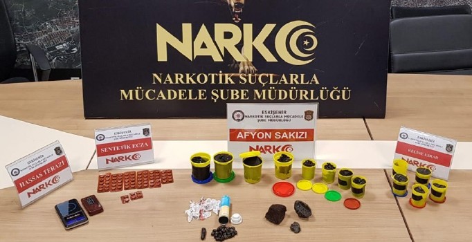 Oyun hamurunun içinden uyuşturucu çıktı