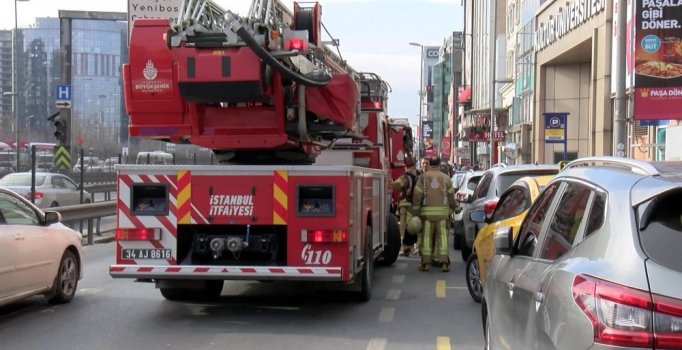 Ataşehir'de 14 katlı binada yangın paniği