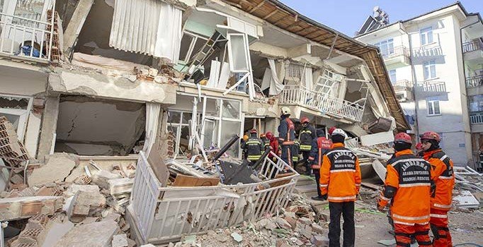 Başkan Şentop talimat verdi: Meclis'te depremzedeler için yardım kampanyası