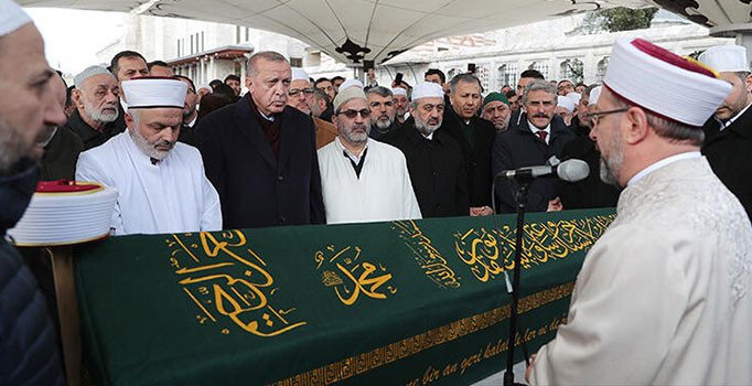 Cumhurbaşkanı Erdoğan, Ahmet Vanlıoğlu'nun cenazesine katıldı