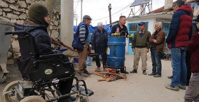 Muğla'nın 'Tarlanıza Geliyoruz' projesi ile üreticiler yerinde bilgilendiriliyor