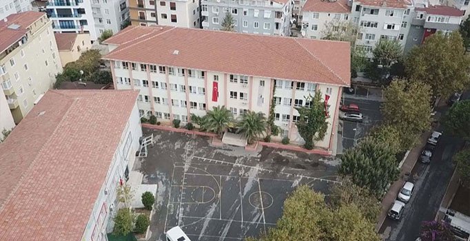 İstanbul'da ağır hasarlı 9 okul binasına yıkım kararı