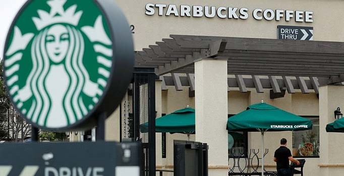 Koronavirüs Starbucks'ı da vurdu: 2 binden fazla şubesini kapatıyor