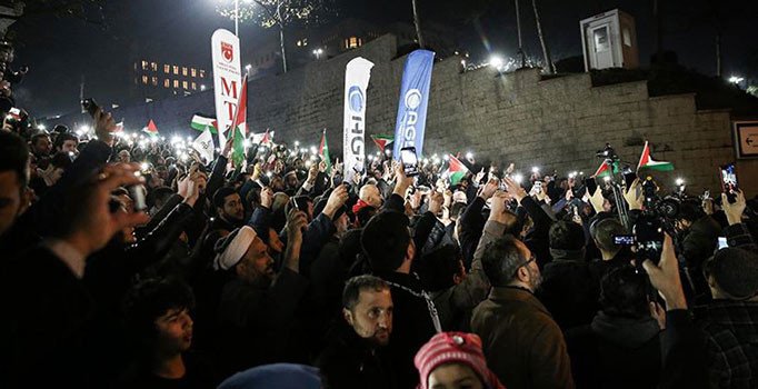 ABD'nin sözde Orta Doğu barış planı İstanbul'da protesto edildi