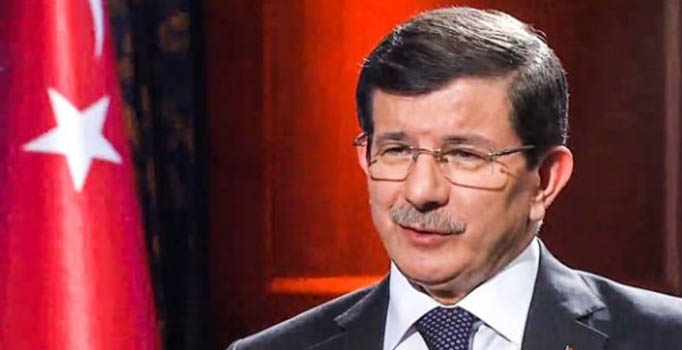 Davutoğlu: Ben balkon 
konuşmasını hazırlıyorum