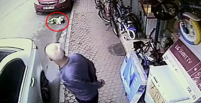 2.kattan düşen çocuğu gördü ama umursamadı