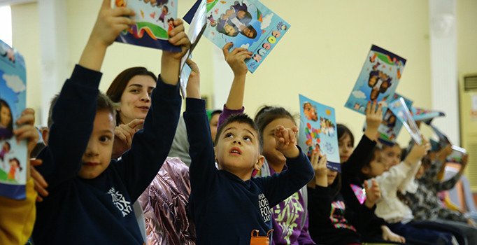 Aydın Büyükşehir Belediyesi'nden çocuklar için karne şenliği