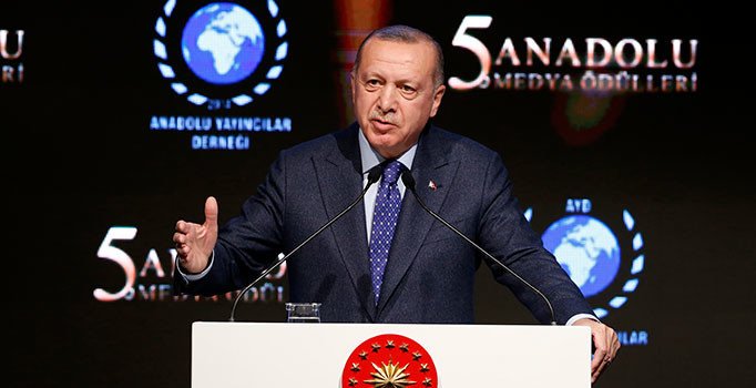 Erdoğan’dan sosyal medya eleştirisi: Tamamen kontrolsüz