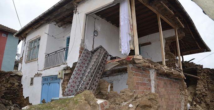 Meteorolojiden deprem bölgesi için yağış uyarısı