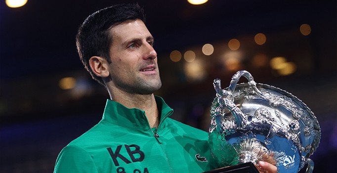 Avustralya Açık'ta Djokovic'in bileği bükülmüyor