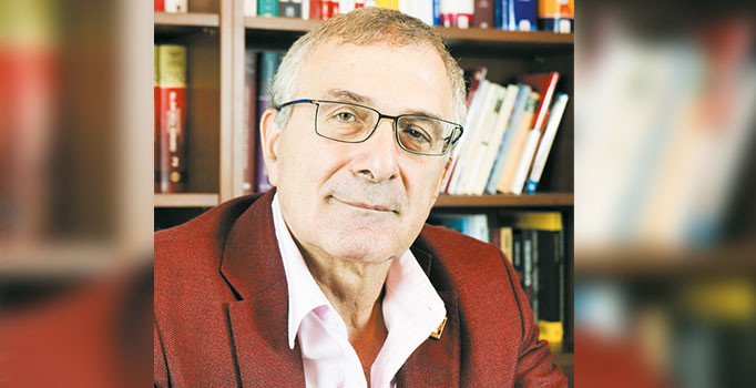 Prof. Dr. Adem Sözüer: AYM kararını uygulamamak hukuku askıya almaktır