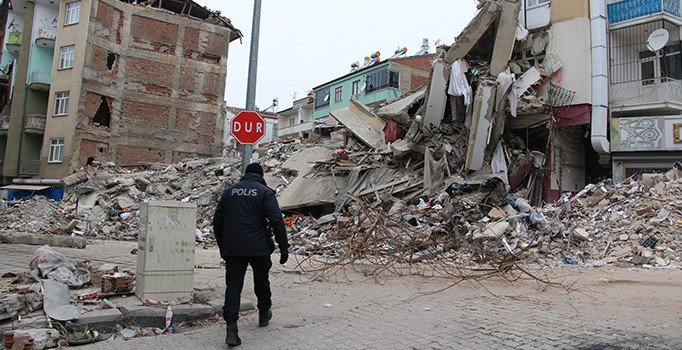 Uzmandan Elazığ depremi açıklaması: Kırılmanın boyu 50, eni 70 kilometre