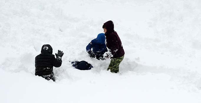 Manisa Demirci'de okullar tatil edildi