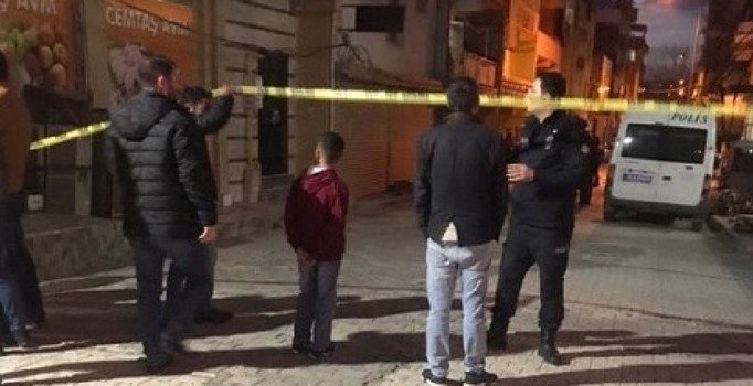 İzmir’de dehşet: Hamile kadın ve oğlu vahşice öldürüldü