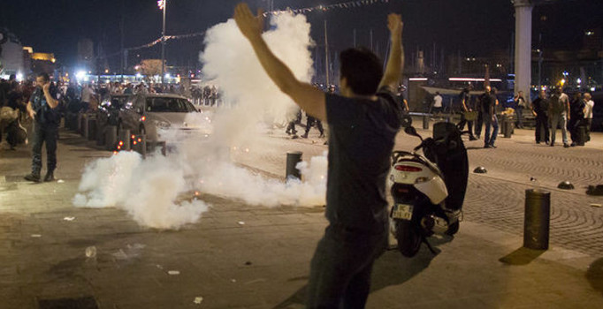 EURO 2016 öncesi taraftarlar arasında kavga çıktı