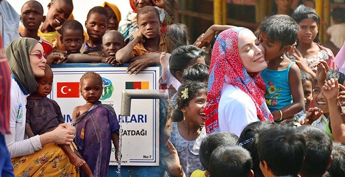 Gamze Özçelik evini sattı, Afrika'da su kuyusu açtırdı