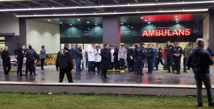 Sabiha Gökçen’de pistten çıkan uçakta yaralananlar hastaneye getirildi