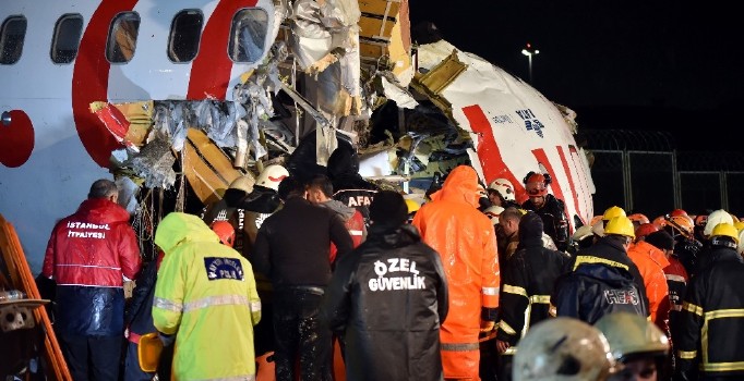 Sabiha Gökçen’de pistten çıkan uçaktaki yaralıların hastanelere sevki sürüyor