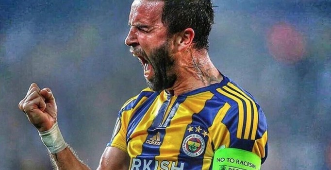 Gökhan Gönül: Sen bizim evladımızsın deseydi Fenerbahçe'yi bırakmazdım