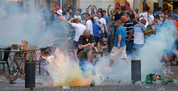 Fransa - Romanya maçı öncesinde basın tribününe bomba ihbarı yapıldı