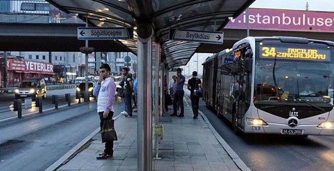İstanbullulara metrobüs müjdesi: 20 saniyede bir araç geliyor