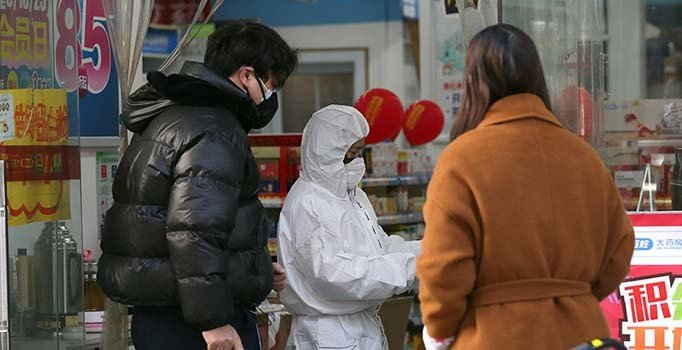 Vuhan'da yeni doğan bebekte koronavirüs tespit edildi