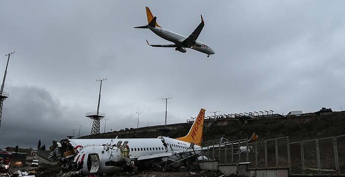Uçak kazası sonrası Sabiha Gökçen'de yoğun yakıt kokusu!