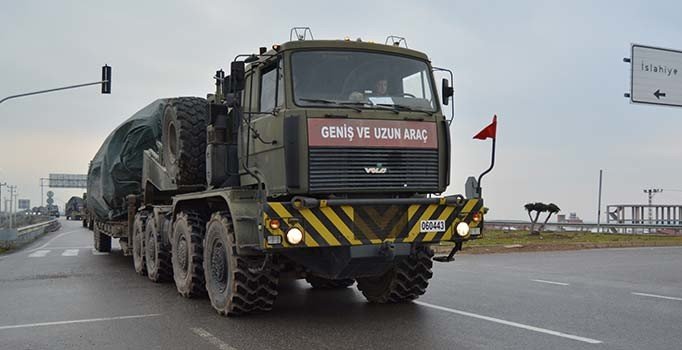 Suriye sınırına tank sevkiyatı