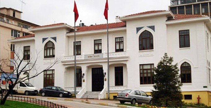 Eski Bursa Valisine yardım eden polislere disiplin soruşturması