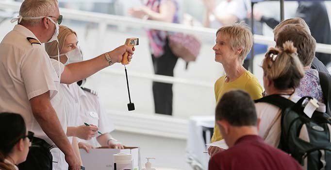 350 ABD vatandaşı daha Çin'den tahliye edildi