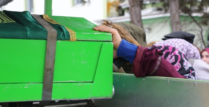 Babası tarafından öldürülen genç kız Çankırı’da toprağa verildi