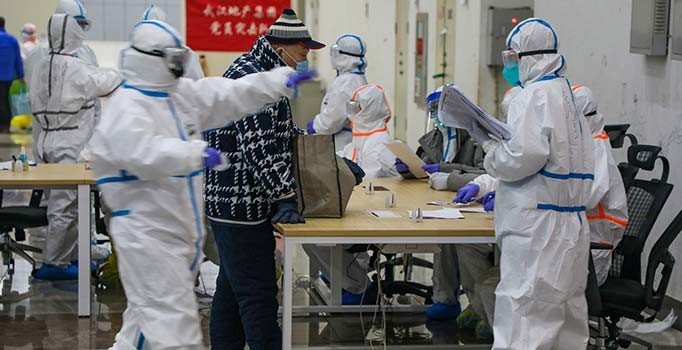 Çin, Vuhan önlemlerini genişletiyor... Toplu taşımaya da karantina!