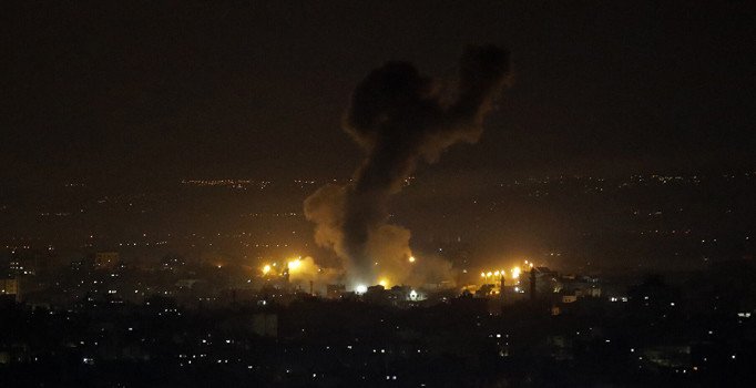 Rusya'dan, İsrail'e "yolcu uçağını tehlikeye attılar" suçlaması