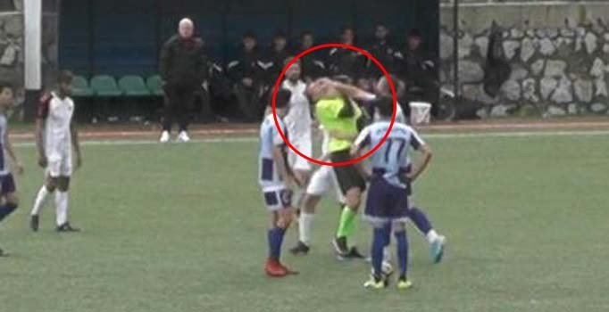 Hakeme yumruk atan futbolcuya 13 maç ceza