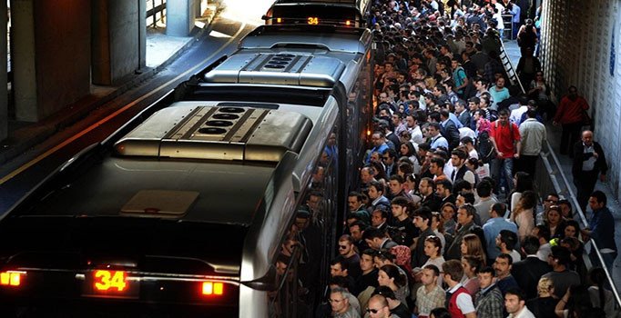 Metrobüs'e ne kadar zam gelecek? Belediye otobüslerinde fiyat artışı olacak mı?