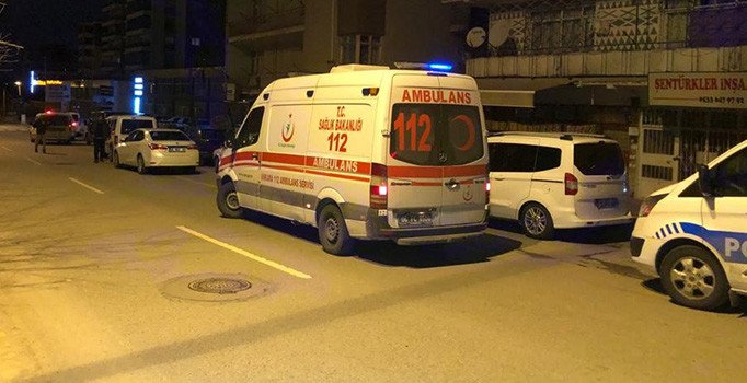 Ankara'da annesini kurtarmak isteyen genç, babasını öldürdü