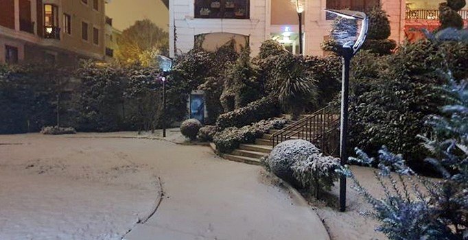 İstanbul'da kar yağışı etkili oluyor