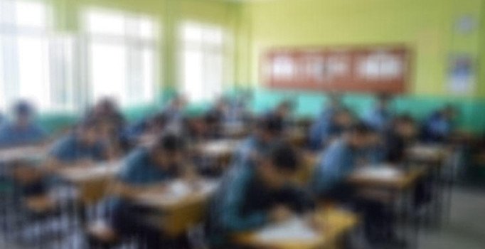 Ödevini evde unutan öğrencisine tokat atan öğretmene hapis cezası