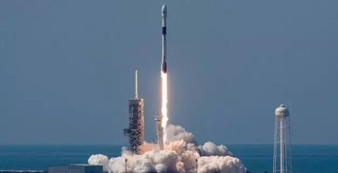 İran'ın 'Zafer Uydusu' yörüngeye oturmadı