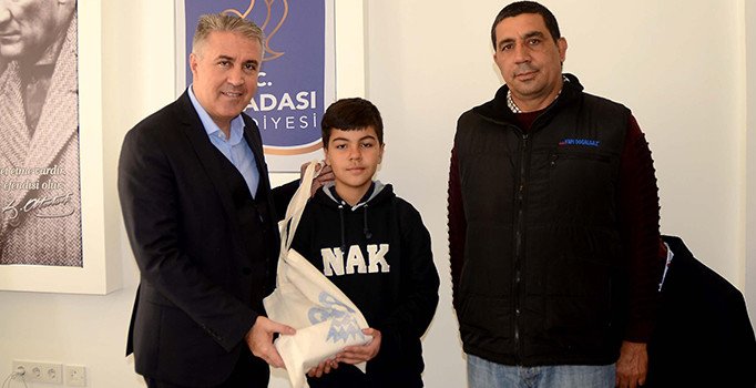 Matematik dahisi 12 yaşındaki Eymen Kuşadası'nın gururu oldu