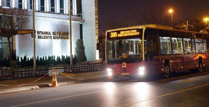 İstanbul'da toplu ulaşıma yapılan yüzde 35'lik zam bugün uygulanmaya başlandı