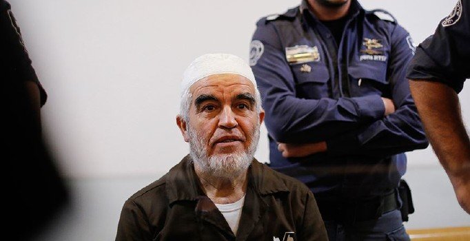 İsrail mahkemesinden skandal karar! Şeyh Raid Salah'a 28 ay hapis cezası