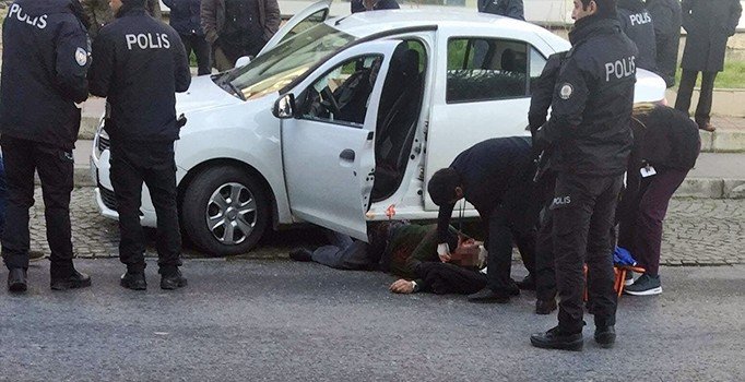 İstanbul'da bir otomobile kurşun yağdırdılar: 1 ölü, 1 yaralı
