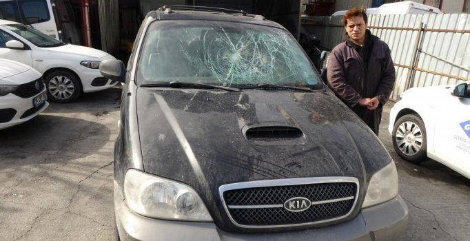 Drift yapan sürücüyü uyarınca 30 kişilik grubun saldırısına uğradı