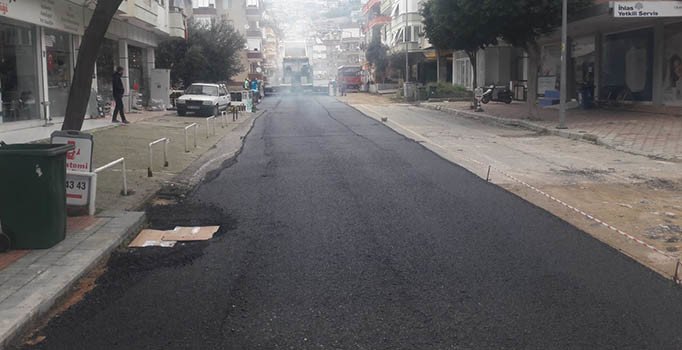 Alanya Belediyesinden sıcak asfalt