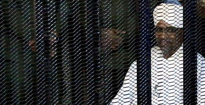 Sudan, Ömer el Beşir'i Uluslararası Ceza Mahkemesi'ne teslim edecek