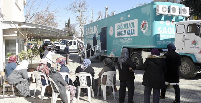 Kepez Belediyesi'nin sağlık tırı Antalya'ya şifa dağıtmaya başladı