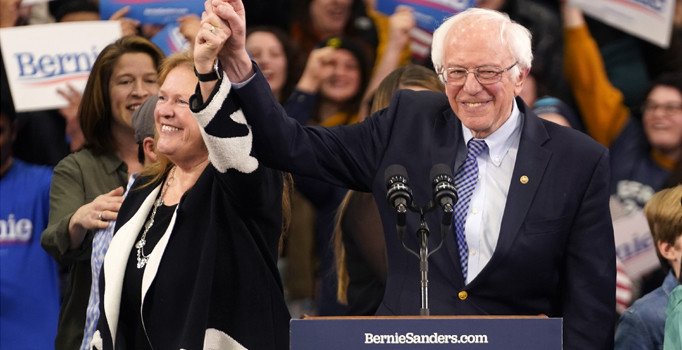 New Hampshire'daki ön seçimleri Sanders kazandı